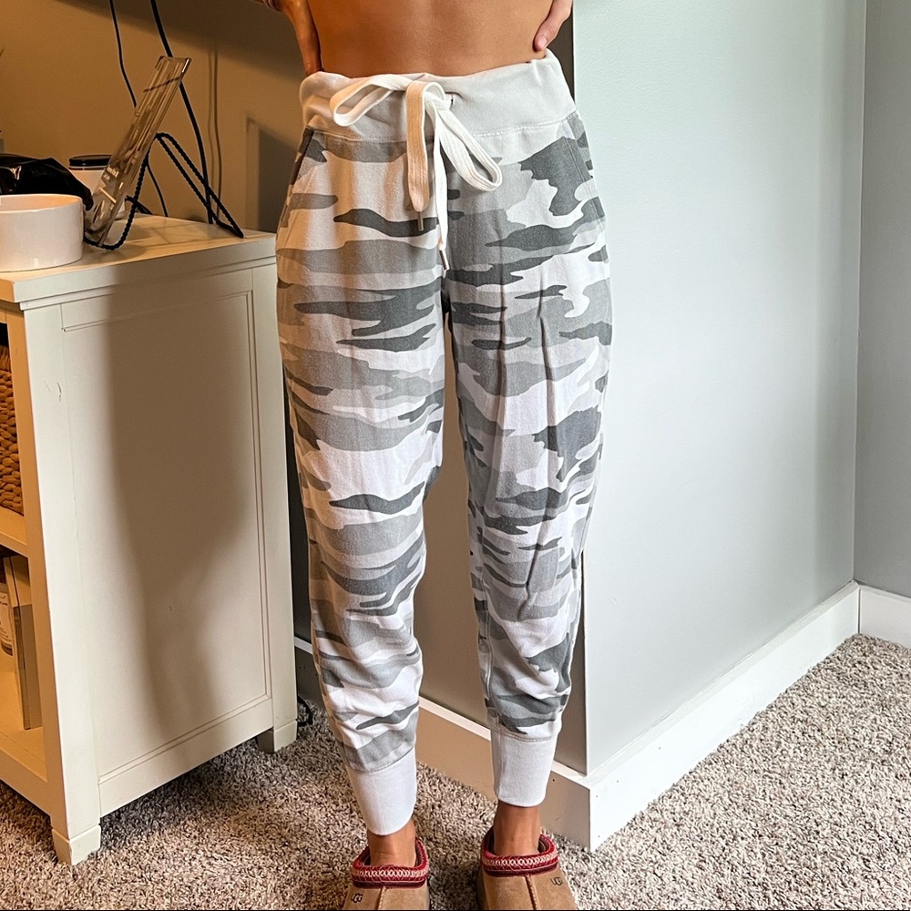 Aerie Camo Sweatpants